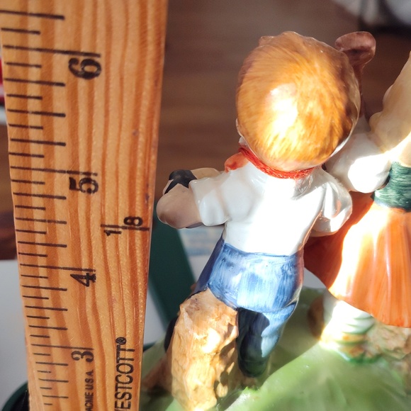 Lefton Music Box Alps Boy n Girl Lute accordion Plays Chim- cheree Mary Poppins - Picture 11 of 13